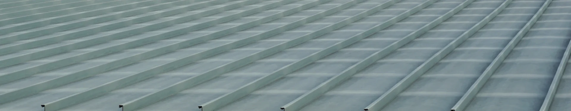 blue metal roof installation in in rhode island